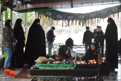 گزارش تصویری/تحویل سال نو در گلزار شهدای خرم آباد