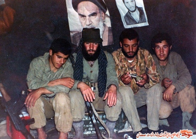 نفر دوم از راست شهید محمدرضا منصوریان