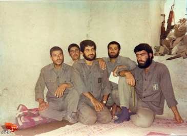 از چپ: شهید مسعود مرادی - صادقی - محسن فرخی - صادق اله دادی - شهید غضنفر داودآبادی