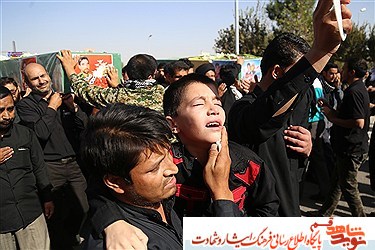 پیکر ۵ شهید مدافع حرم در قم تشییع شد پیکر ۵ شهید مدافع حرم در قم تشییع شد