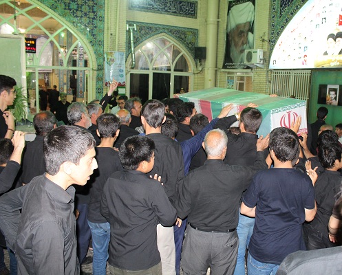 وداع با پیکر مطهر 2 شهید گمنام در شب قدر وداع با پیکر مطهر 2 شهید گمنام در شب قدر