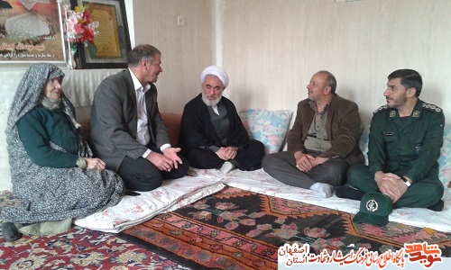 دیدار از خانواده معظم شهداء وایثارگران شهرستان فریدونشهر دیدار از خانواده معظم شهداء وایثارگران شهرستان فریدونشهر