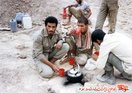 می جنگیم که زیر سلطه کفر نرویم+عکس می جنگیم که زیر سلطه کفر نرویم+عکس