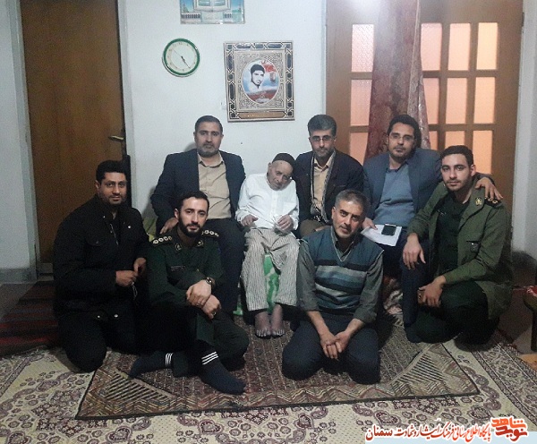 دیدار مدیر کل بنیاد شهید استان با خانواده دو شهید والامقام مهدیشهر دیدار مدیر کل بنیاد شهید استان با خانواده دو شهید والامقام مهدیشهر