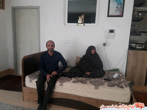 دیدار روسای دانشگاه آزاد و بنیادشهید مهدیشهر با مادر گرامی شهید دیدار روسای دانشگاه آزاد و بنیادشهید مهدیشهر با مادر گرامی شهید