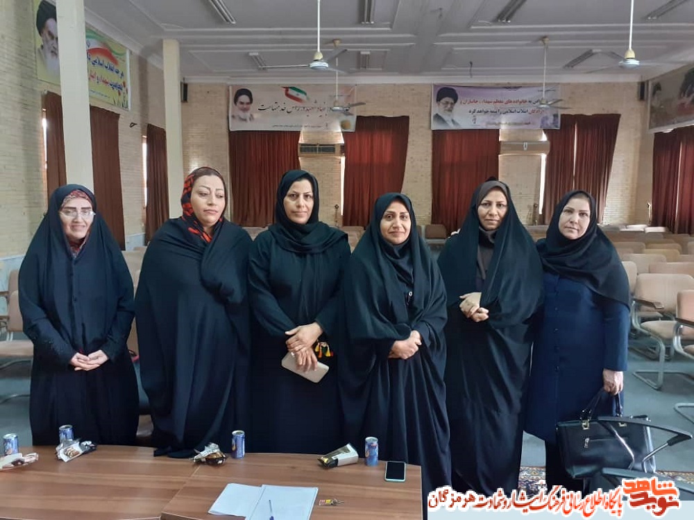 گزارش تصویری/برگزاری کارگاه آموزش خانواده ویژه همسران جانبازان گزارش تصویری/برگزاری کارگاه آموزش خانواده ویژه همسران جانبازان