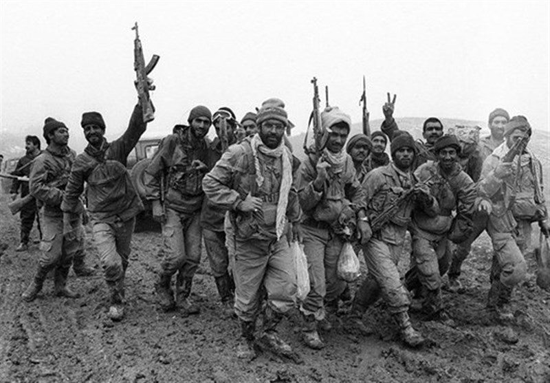 ماجرای نامه دختر یتیم به امام خمینی(ره)/ ۹۲ روز کار کردم تا برای رزمندگان نان بفرستم ماجرای نامه دختر یتیم به امام خمینی(ره)/ ۹۲ روز کار کردم تا برای رزمندگان نان بفرستم