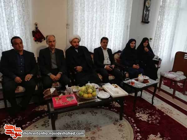 دیدار از خانواده شهدا و ایثارگران شهر رودهن دیدار از خانواده شهدا و ایثارگران شهر رودهن