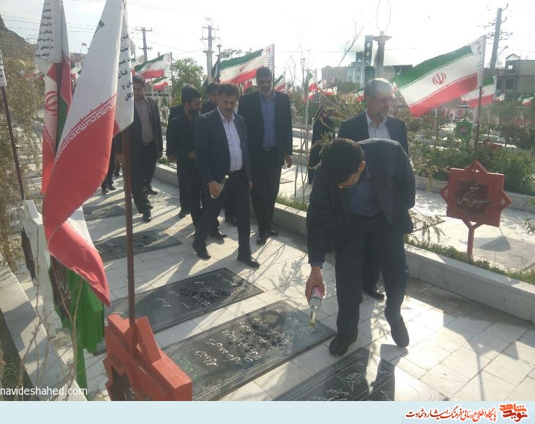 غبارروبی گلزار شهدای زاهدان + تصاویر غبارروبی گلزار شهدای زاهدان + تصاویر