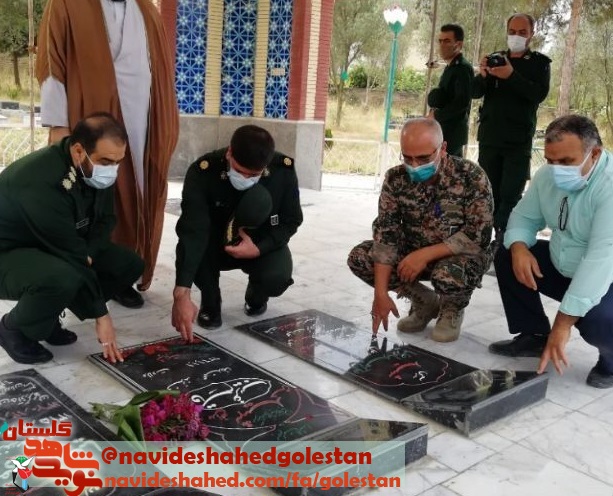 دیدار با خانواده معظم شهید مدافع حرم قاسم غریب دیدار با خانواده معظم شهید مدافع حرم قاسم غریب