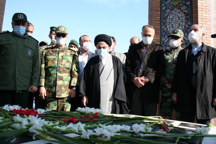 فرهنگ شهدا اقتدار و عزت دینی را احیا کرده است فرهنگ شهدا اقتدار و عزت دینی را احیا کرده است