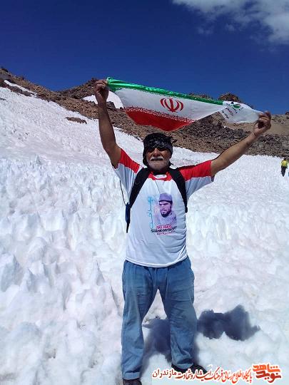 صعود ايثارگران قائمشهرى به قله سبلان