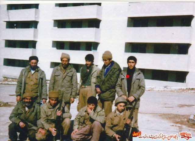 در سنگرها درسهایی می آموزم که هزار برابر ارزنده تر از کلاس علم و دانش است