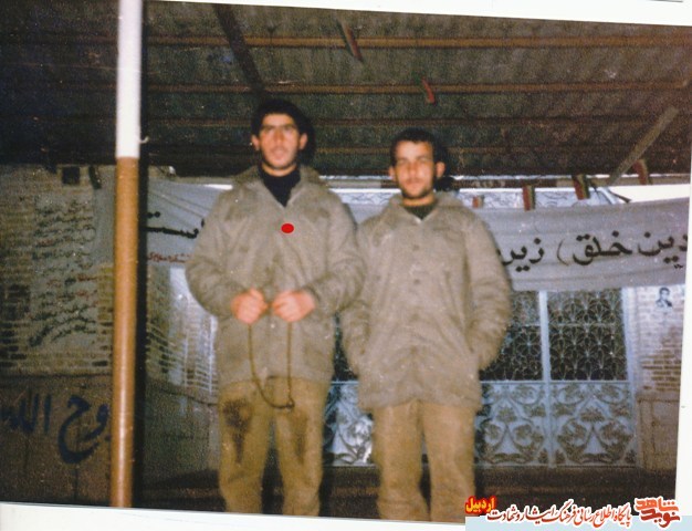 در سنگرها درسهایی می آموزم که هزار برابر ارزنده تر از کلاس علم و دانش است