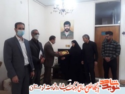 شهدا چراغ راه آیندگان و مظهر بصیرت هستند