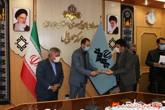 گزارش تصویری |معاونت فرهنگی بنیاد شهید استان اردبیل از فعالان حوزه ایثارو شهادت مرکز صدا و سیمای استان تجلیل کرد