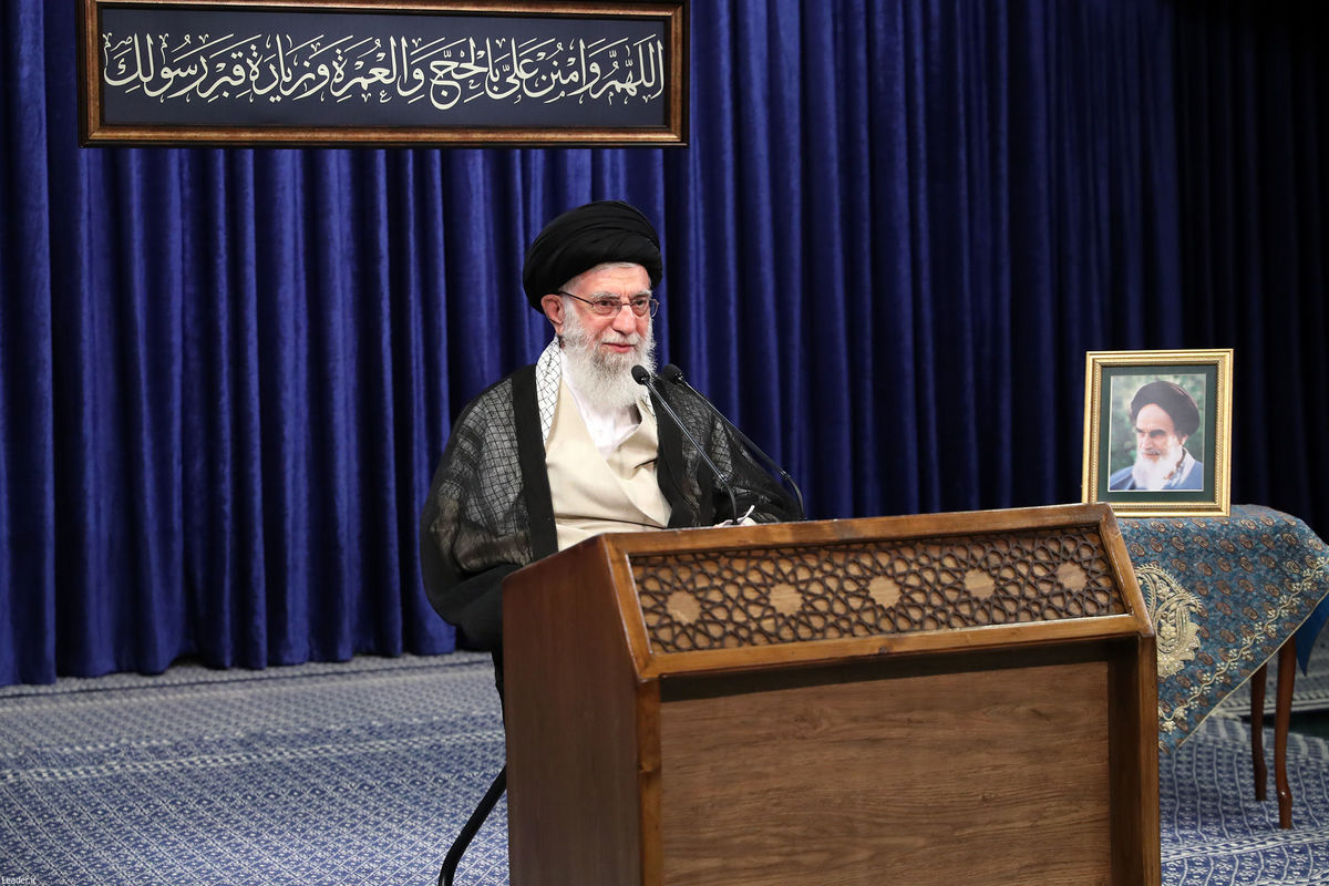 بیانات رهبر معظم انقلاب در دیدار دستاندرکاران کنگره شهدای استان زنجان قرائت شد بیانات رهبر معظم انقلاب در دیدار دستاندرکاران کنگره شهدای استان زنجان قرائت شد