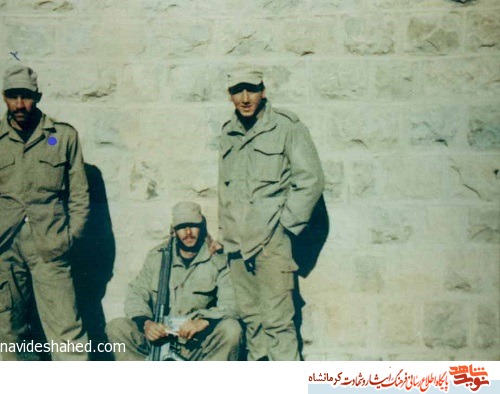 تنها عکس به یادگارمانده از شهید«منصور ذاکری» به همراه همرزمانش