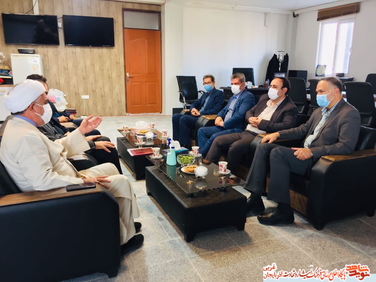 خدمت به خانواده هاي معظم شهدا باعث فخر مباهات است خدمت به خانواده هاي معظم شهدا باعث فخر مباهات است