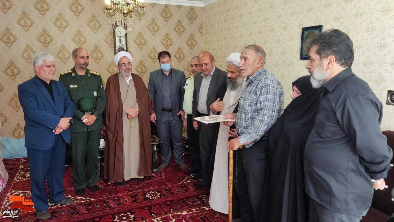 ایثار و فداکاری شهدا نباید از اذهان فراموش شود