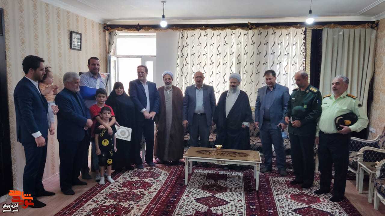 خون شهیدان اقتدار را برای این سرزمین به ارمغان آورد