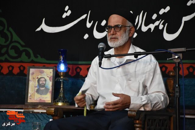 باید با ادامه راه شهدا ایران قوی را محقق کنیم
