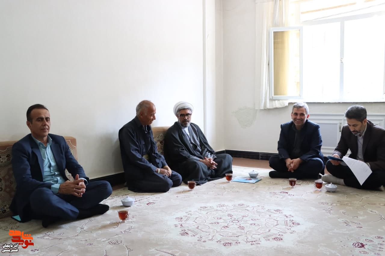 خانواده شهدا، جانبازان و ایثارگران بزرگترین یادگاران دفاع مقدس هستند خانواده شهدا، جانبازان و ایثارگران بزرگترین یادگاران دفاع مقدس هستند