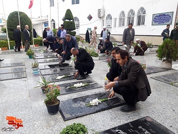 گزارش تصویری/ عطر افشانی گلزار شهدا در  شهرستان فریدونکناربرگزار شد