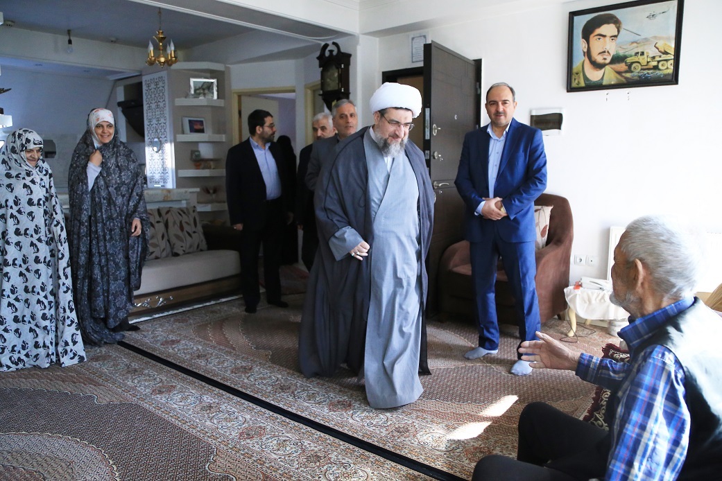 سلام رهبر انقلاب به خانواده‌های معظم شهدا ابلاغ شد + تصاویر