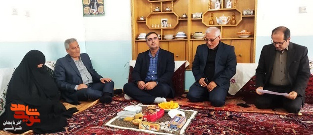 ​​​​​​​دیدار سرپرست بنیاد آذربایجانشرقی با ۳ خانوادۀ شهید در بناب