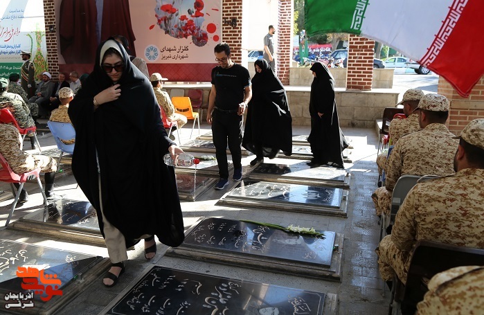 مراسم «مهمانی لاله ها» در گلزار شهدا برگزار شد + تصاویر