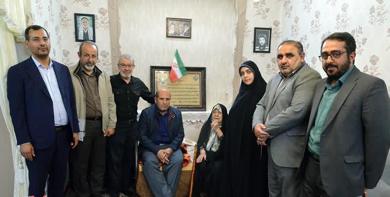 دیدار نوروزی مدیرکل بنیاد شهید تهران از خانواده های معظم شهدا