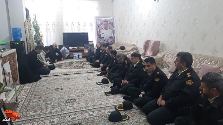 دیدار فرمانده انتظامی استان ایلام با خانواده شهید «نوروز شریعتی»