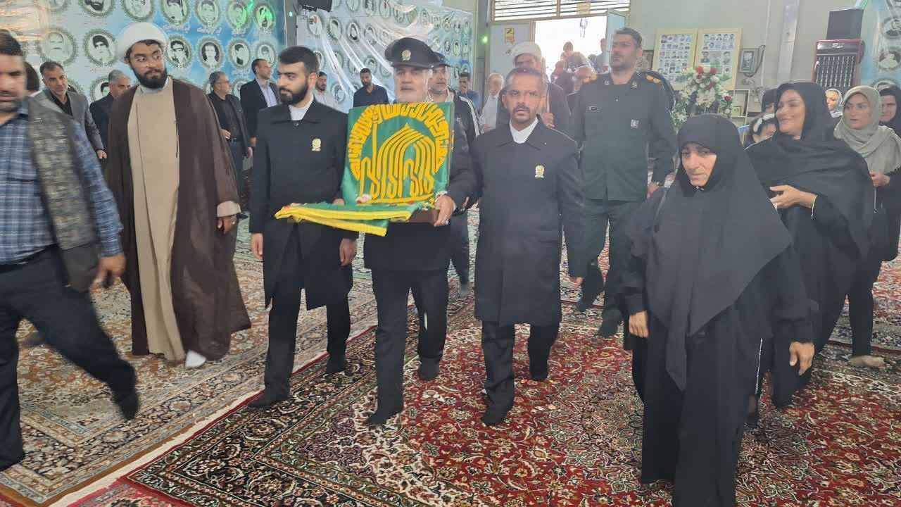 استقبال باشکوه خانواده های شهدا از خدام و بیرق متبرک رضوی در شهرستان کنگاور