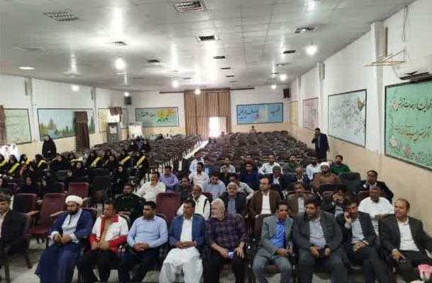 تجلیل از سه معلم شاهد و ایثارگر شهرستان هیرمند