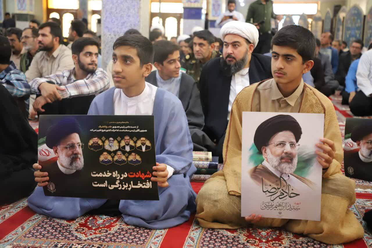مراسم بزرگداشت شهدای خدمت در مسجد جامع زاهدان برگزار شد