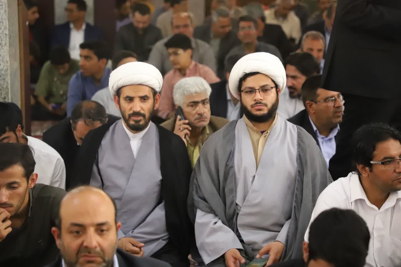 مراسم بزرگداشت شهدای خدمت در مسجد جامع زاهدان برگزار شد