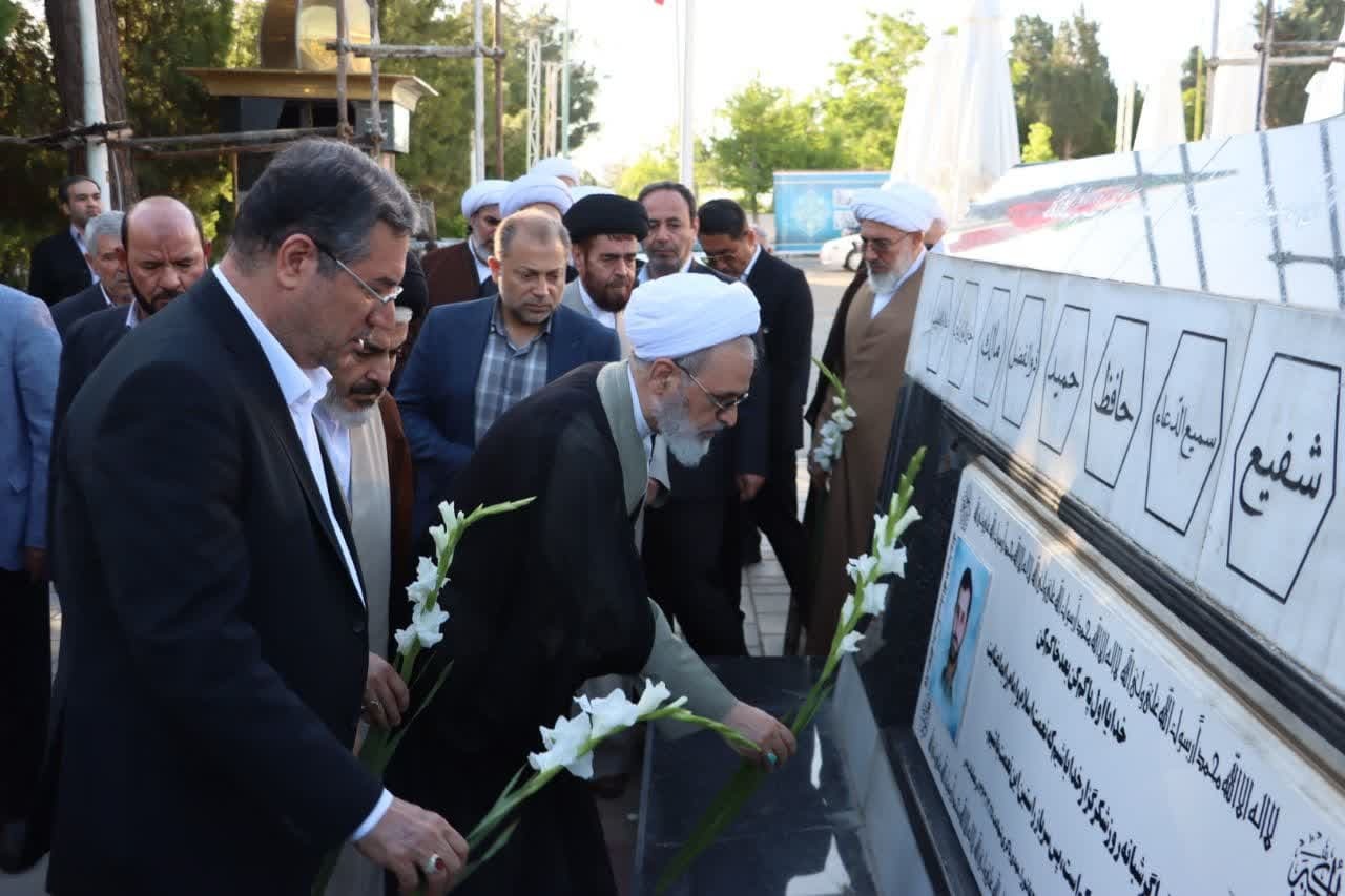 تجدید میثاق با آرمان های شهدا