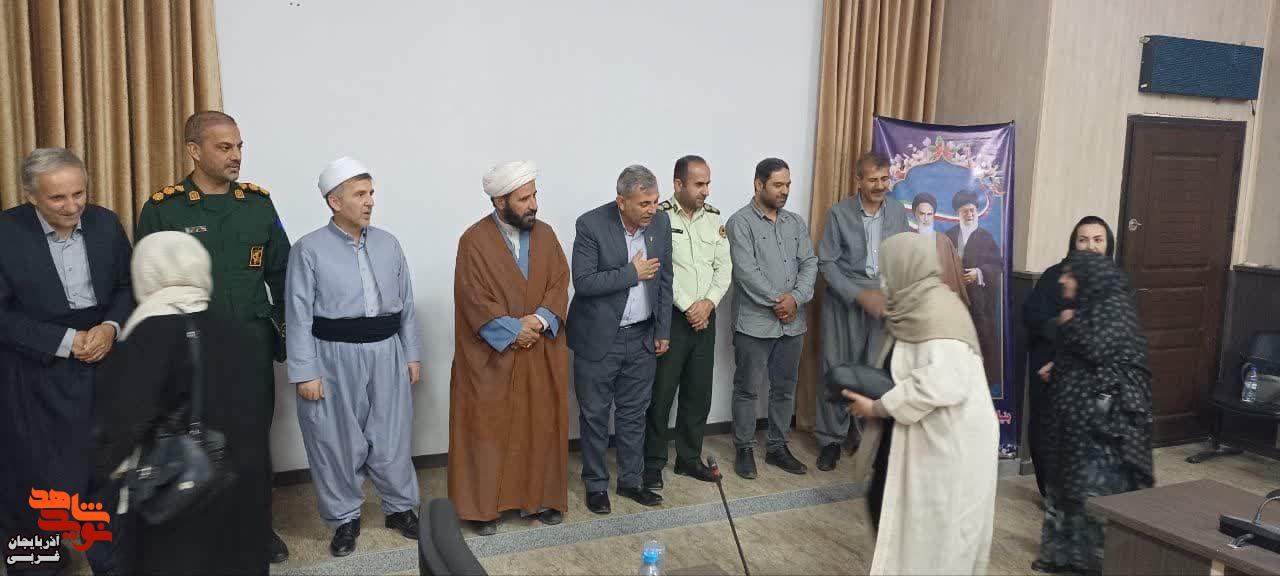 بدرقه حجاج شاهد و ایثارگر شهرستان سردشت