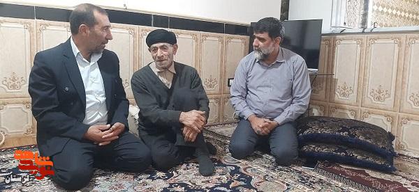 از والدین شهدای شهرستان دلفان تجلیل شد