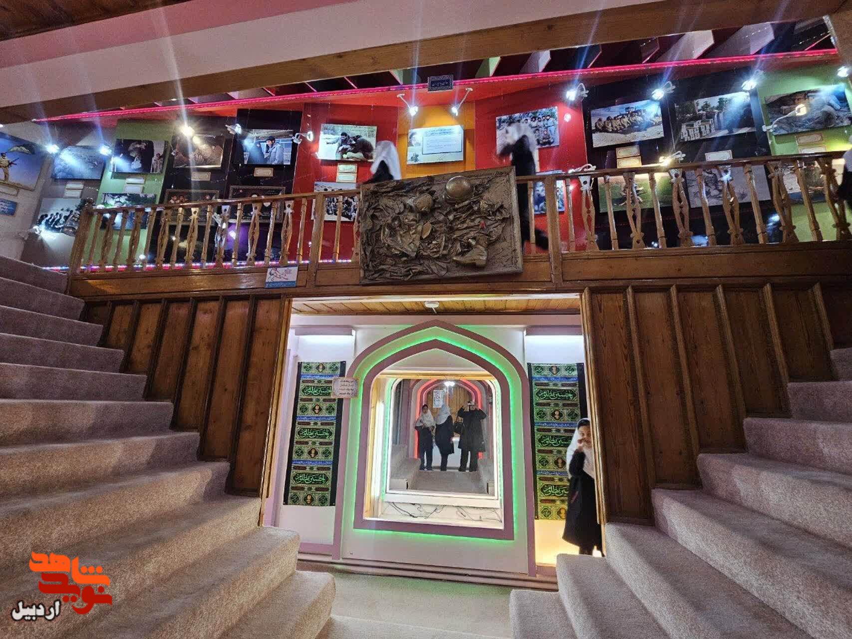 بازدید دانشآموزان دبستان دخترانه شهید فاتحی از موزه شهدای اردبیل بازدید دانشآموزان دبستان دخترانه شهید فاتحی از موزه شهدای اردبیل