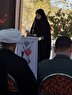 شعرخوانی «نجوا یارمحمدی» شاعر ایلامی در وصف شهدای جنگ تحمیلی سوم به زبان محلی کردی