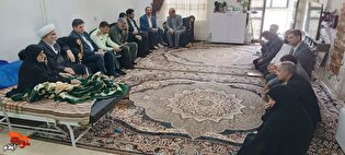 دیدار با خانواده معظم شهدای کارمند شهرستان دره...