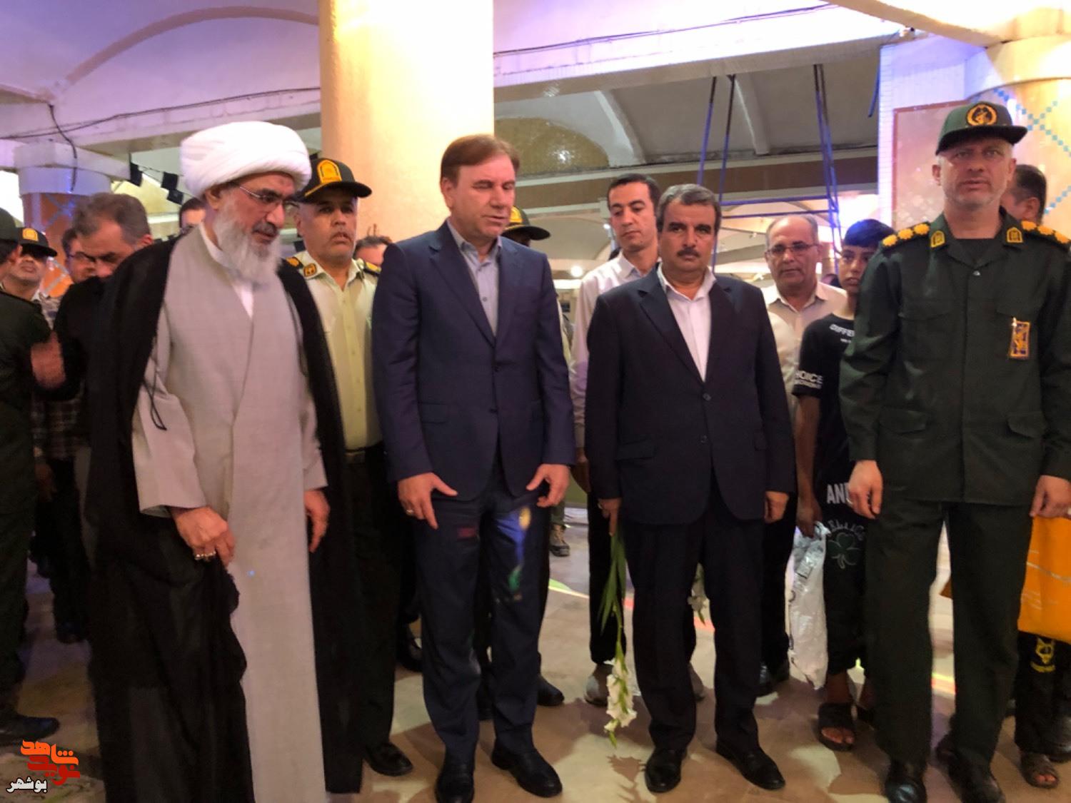 مزار شهدای بهشت صادق بوشهر گلباران شد