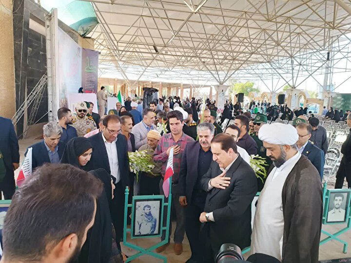 مراسم میهمانی لاله‌ها در گلزار شهدای صالح‌آباد برگزار شد/ تصاویر