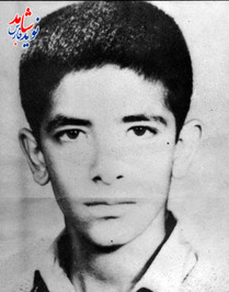 شهید محمد سیفی
متولد :5/7/1344
شهادت: 17/2/1361 خرمشهر
خواهرم ،حرف ديگر كه باتوداشتم اينكه نماز را سبك نشمارى وهميشه سعى كن نمازت را اول وقت بخوانى.