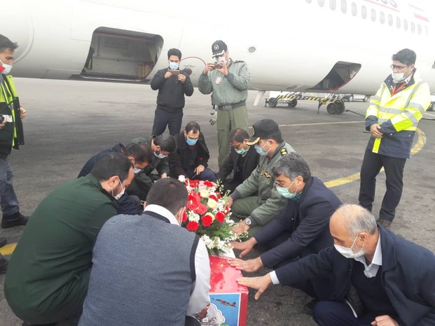 مراسم وداع از پیکر مطهر خلبان شهید بیک محمدی در تبریز برگزار شد