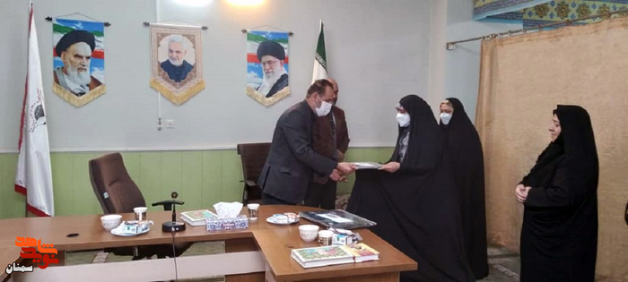 نشست بصیرتی با همسران و دختران ایثارگر شهرستان سمنان - چهاردهم دی‌ماه ۱۴۰۰ سالن اجتماعات بنیاد شهید و امور ایثارگران شهرستان سمنان