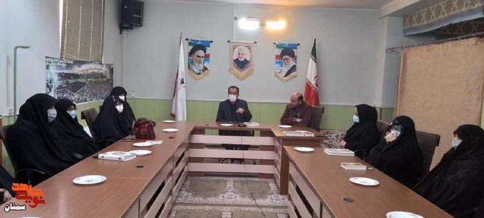 نشست بصیرتی با همسران و دختران ایثارگر شهرستان سمنان - چهاردهم دیماه ۱۴۰۰ سالن اجتماعات بنیاد شهید و امور ایثارگران شهرستان سمنان