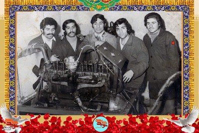 نفر سمت راست شهید نوروزعلی امیرفخریان
